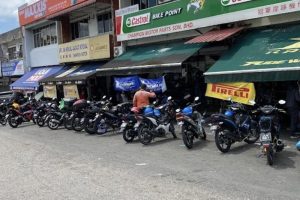 kedai motor di kota tinggi, Malaysia