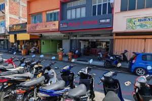 kedai motor di sungai rambai, Malaysia